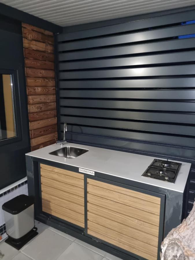Hipo Camp Mobil Home Arta Pakostane Exterior photo